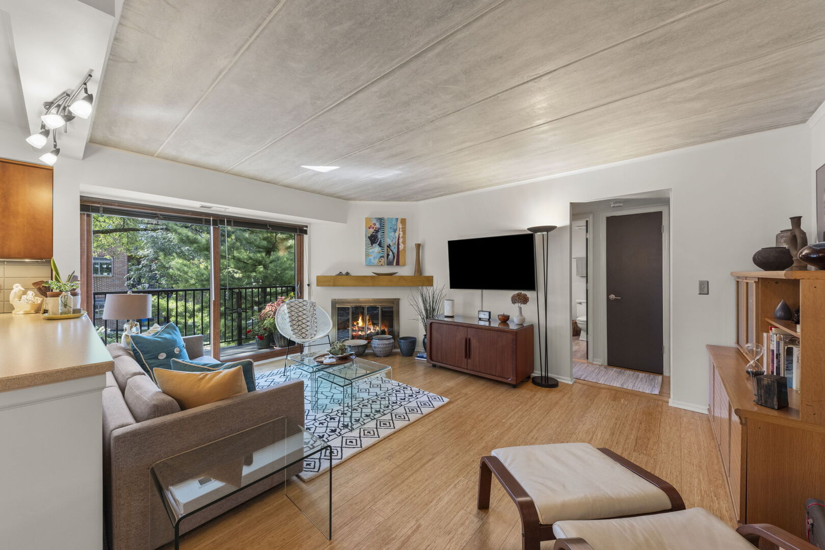 404 Melrose Avenue #204, Glen Ellyn, IL 60137