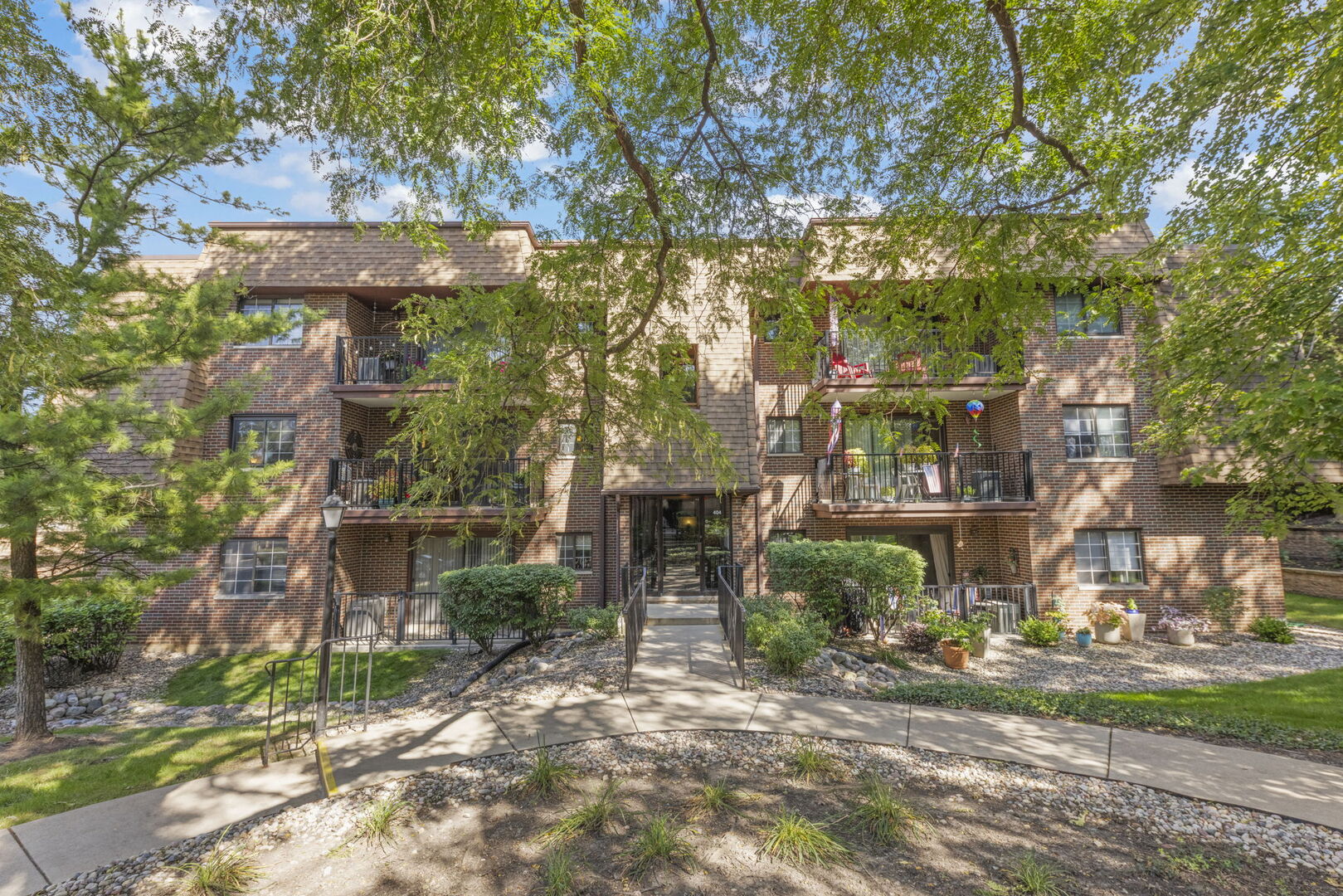 404 Melrose Avenue #204, Glen Ellyn, IL 60137
