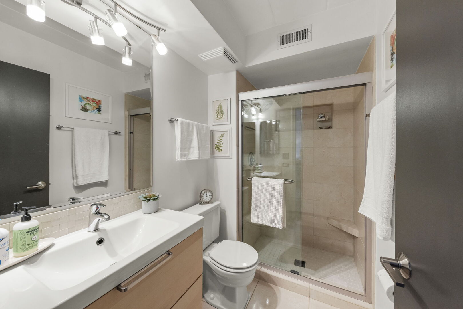 404 Melrose Avenue #204, Glen Ellyn, IL 60137