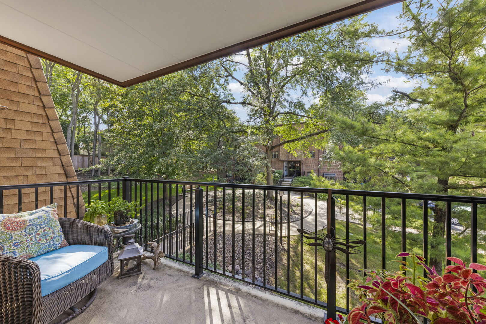 404 Melrose Avenue #204, Glen Ellyn, IL 60137