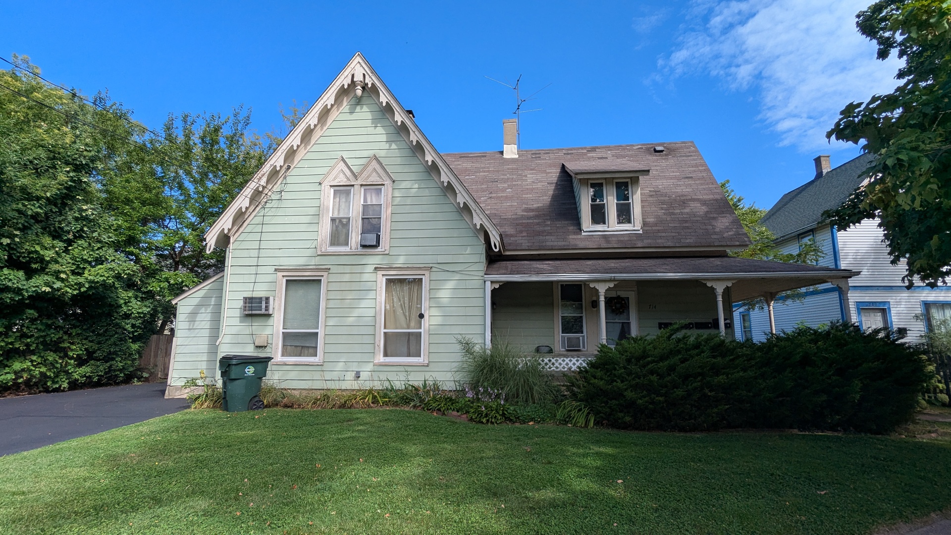714 Glen Rock Avenue #1, Waukegan, IL 60085