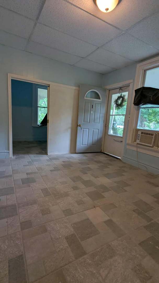 714 Glen Rock Avenue #1, Waukegan, IL 60085