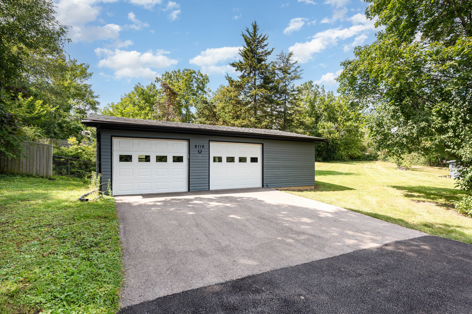 6N118 Hillside Drive, St. Charles, IL 60175