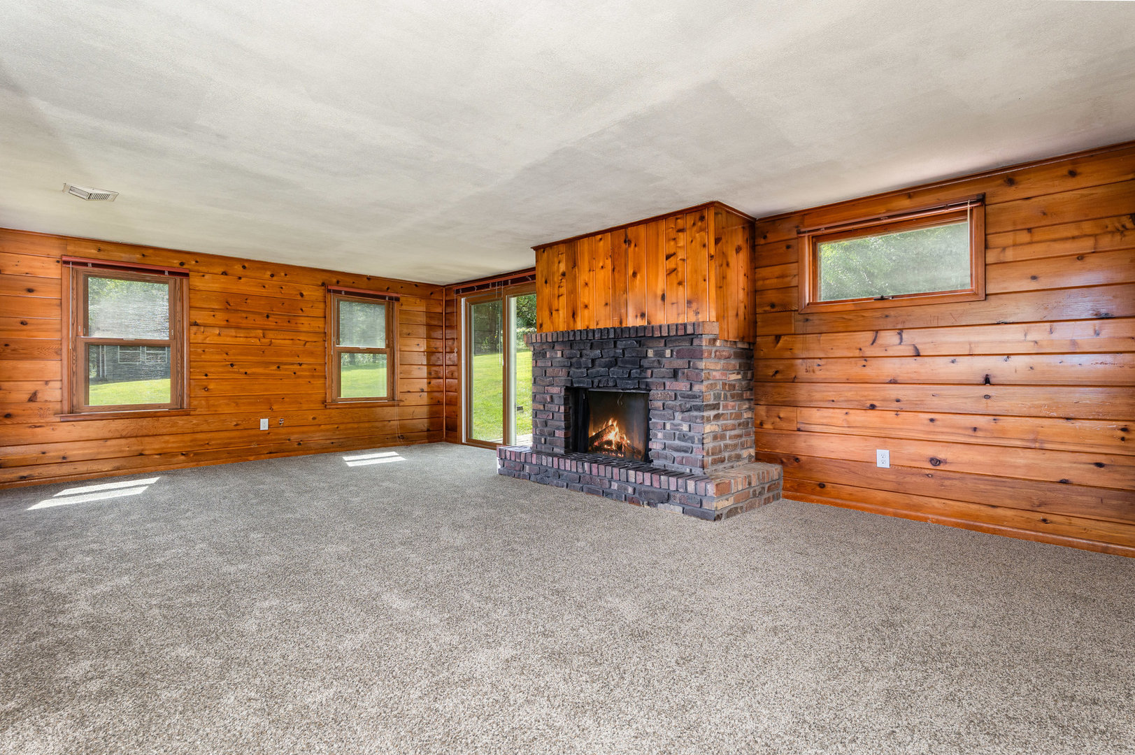 6N118 Hillside Drive, St. Charles, IL 60175