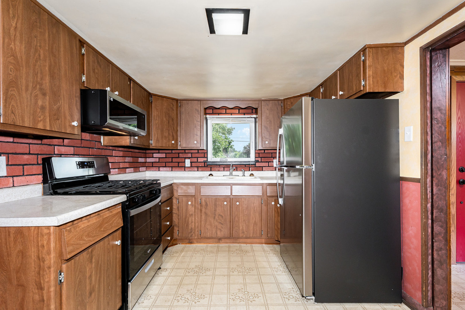 6N118 Hillside Drive, St. Charles, IL 60175