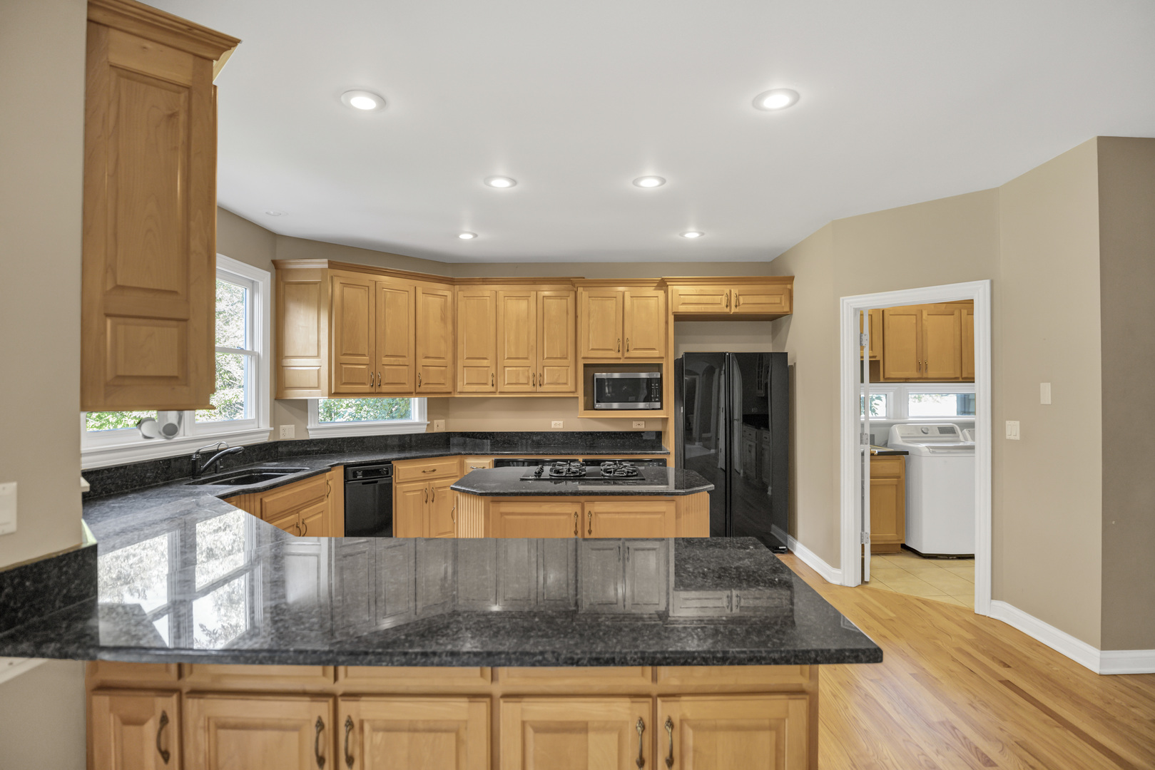 37W004 Ridgewood Drive, St. Charles, IL 60175