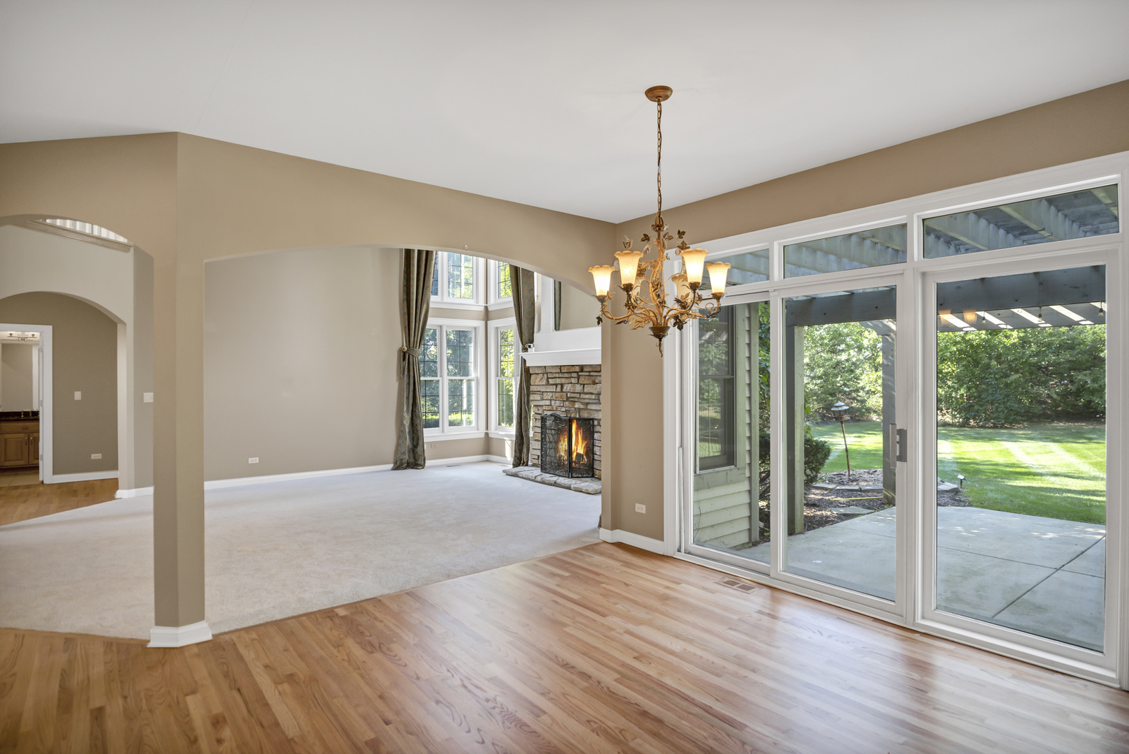 37W004 Ridgewood Drive, St. Charles, IL 60175