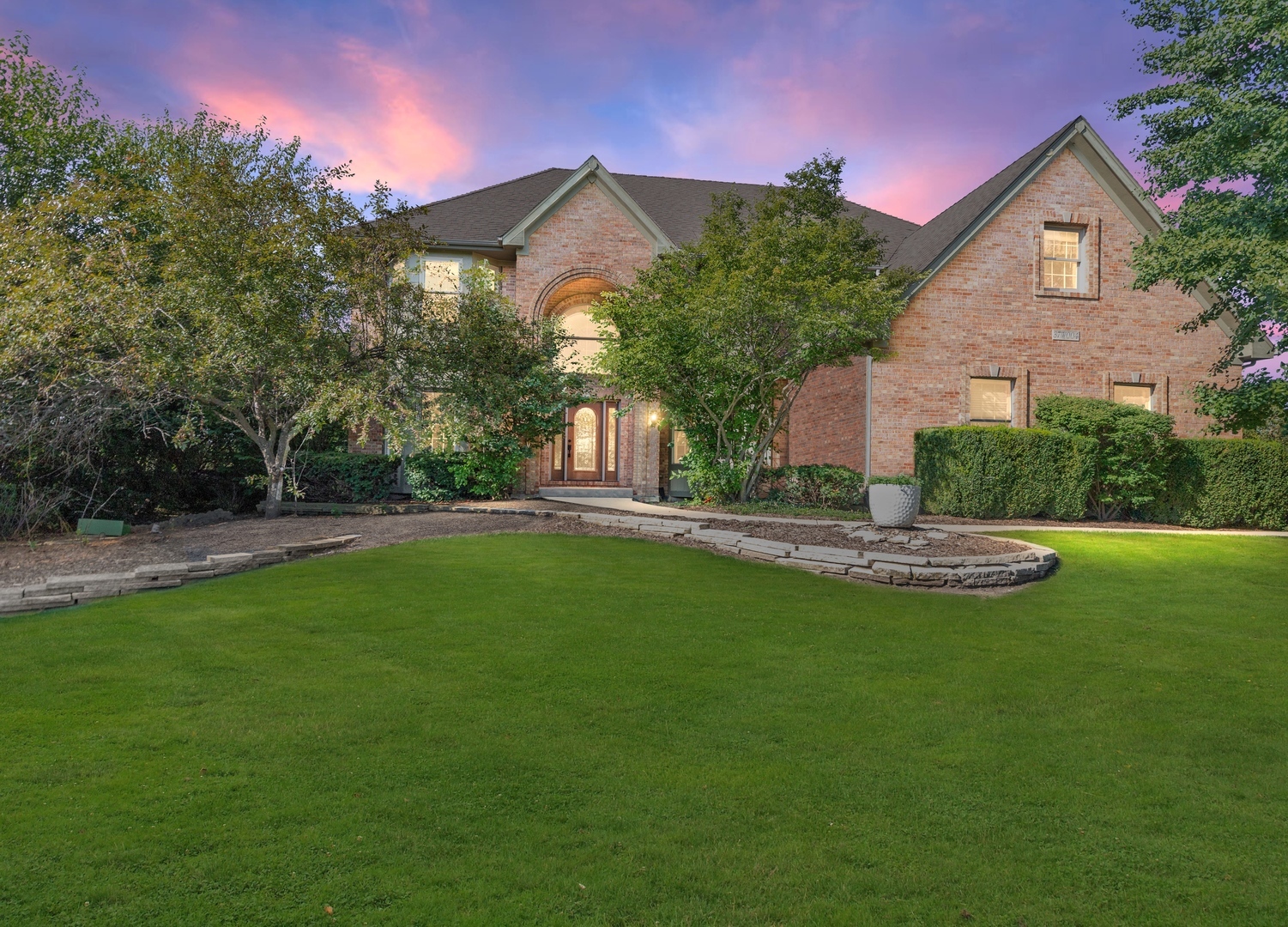37W004 Ridgewood Drive, St. Charles, IL 60175