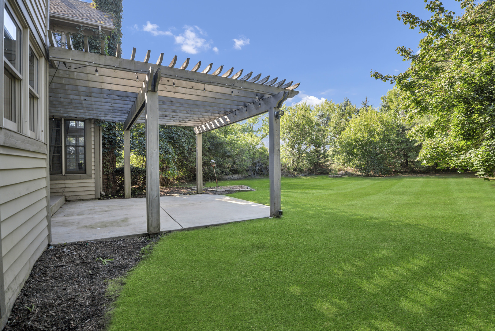 37W004 Ridgewood Drive, St. Charles, IL 60175