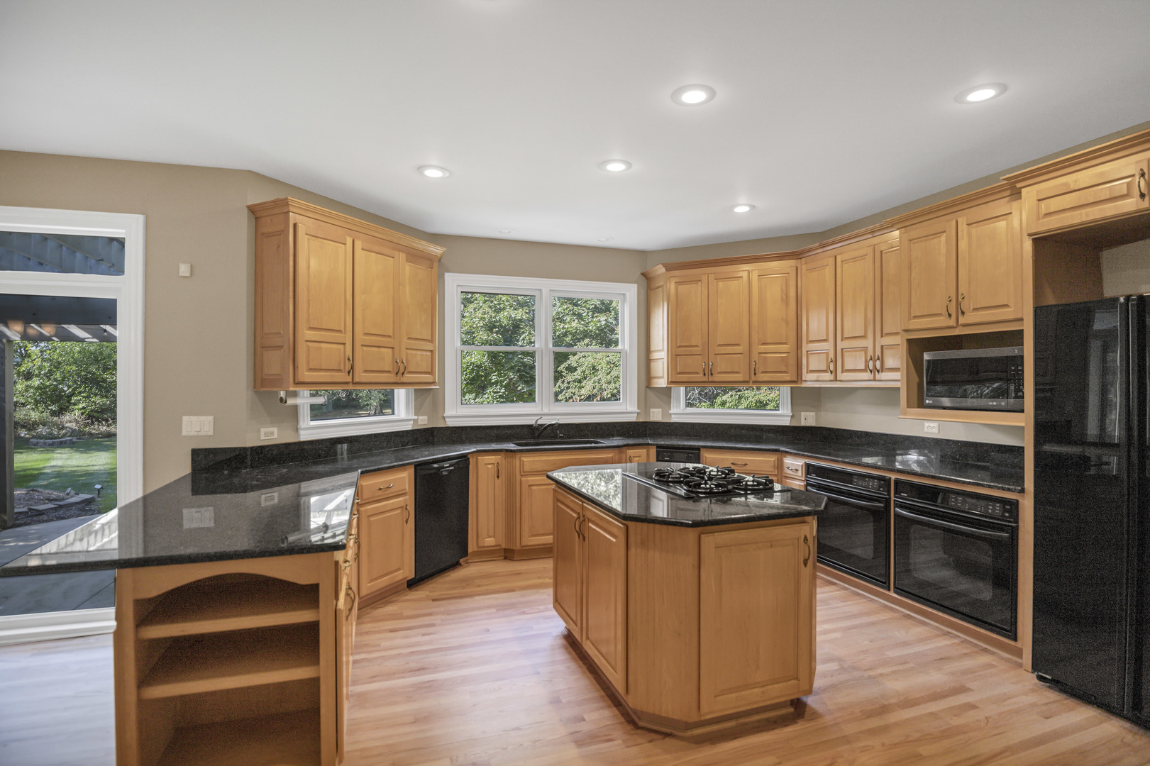 37W004 Ridgewood Drive, St. Charles, IL 60175