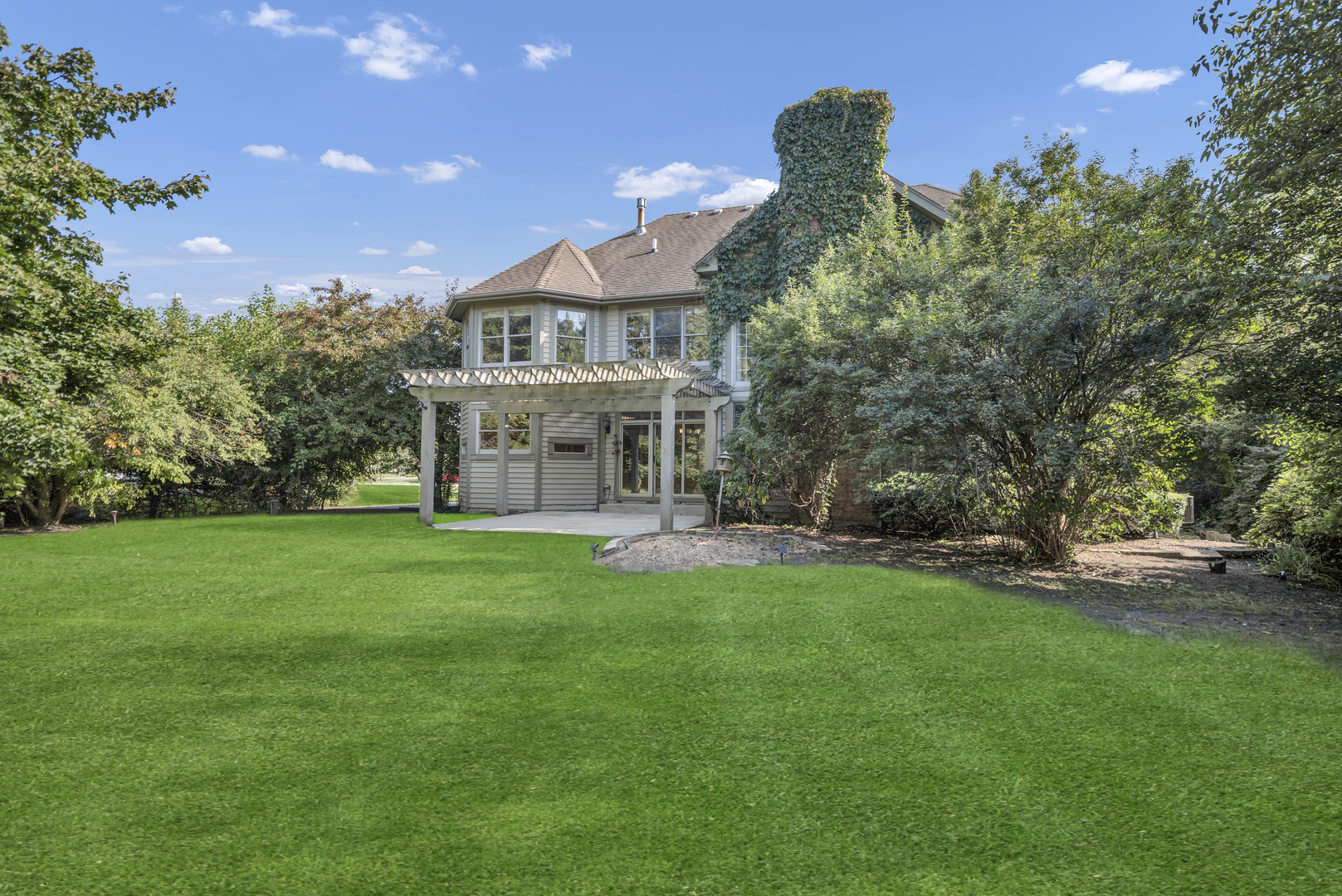 37W004 Ridgewood Drive, St. Charles, IL 60175