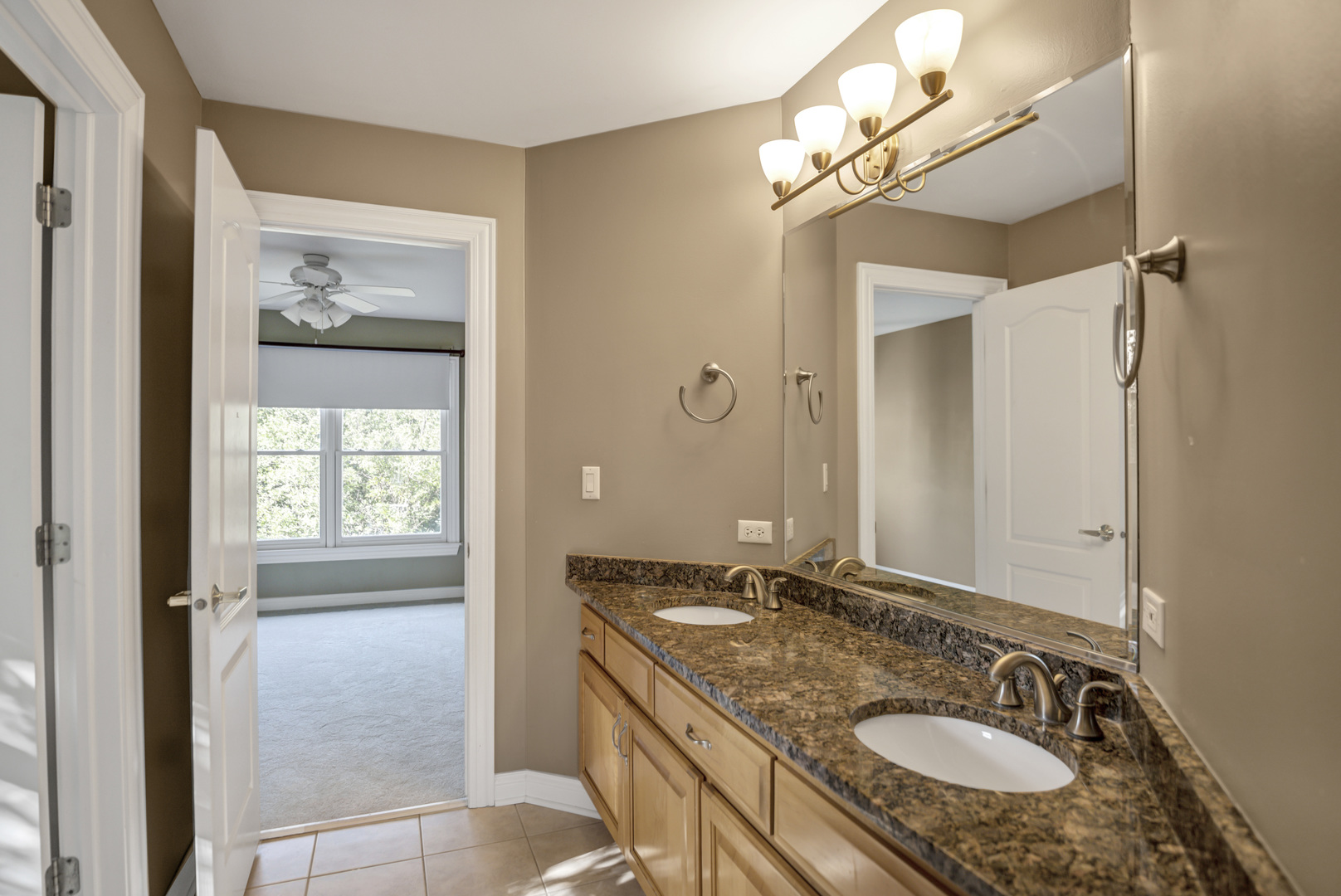 37W004 Ridgewood Drive, St. Charles, IL 60175