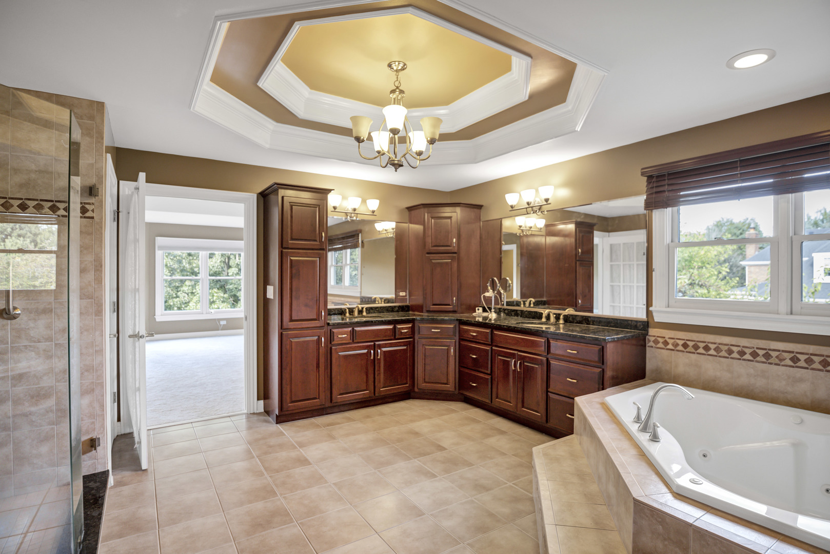 37W004 Ridgewood Drive, St. Charles, IL 60175