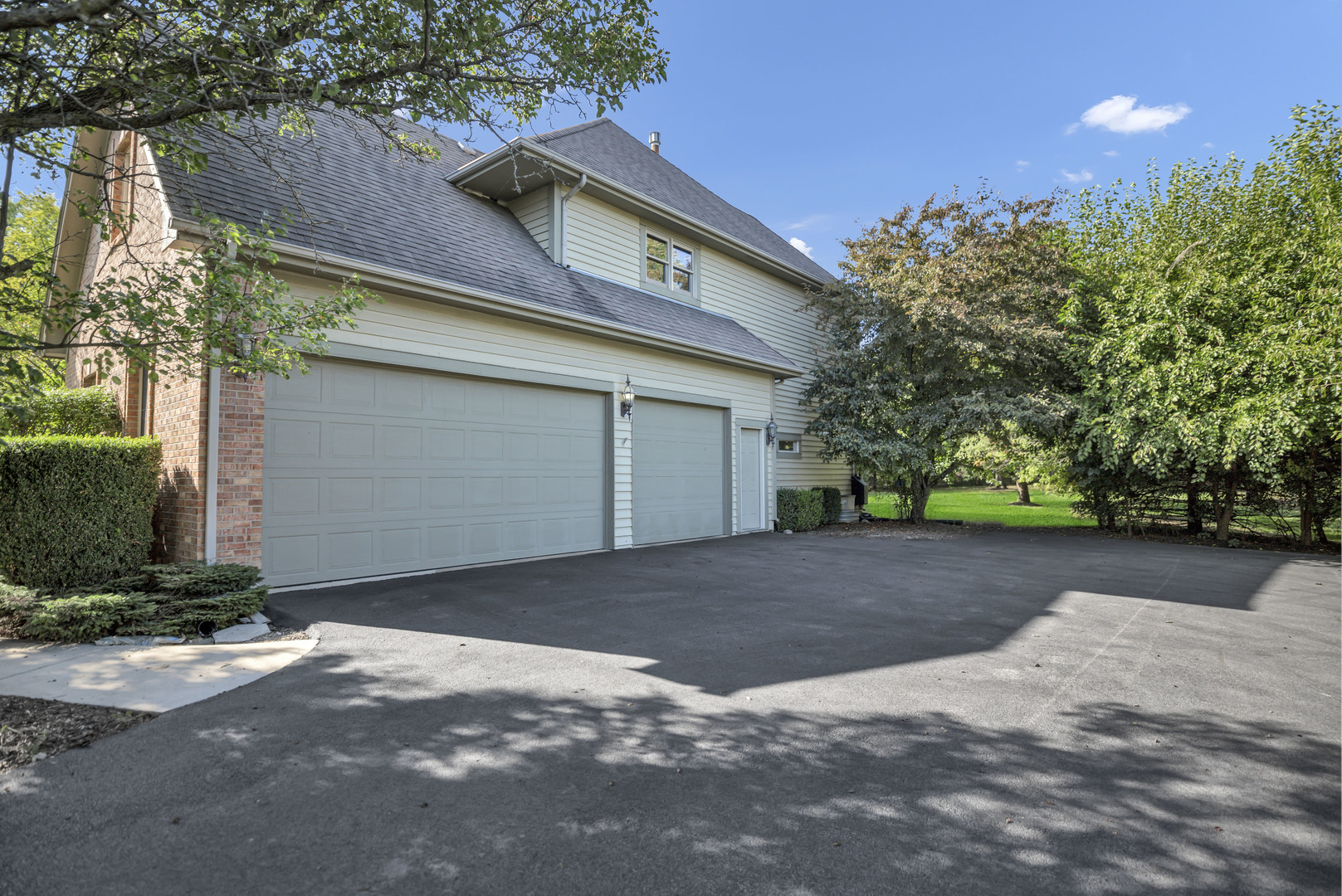 37W004 Ridgewood Drive, St. Charles, IL 60175