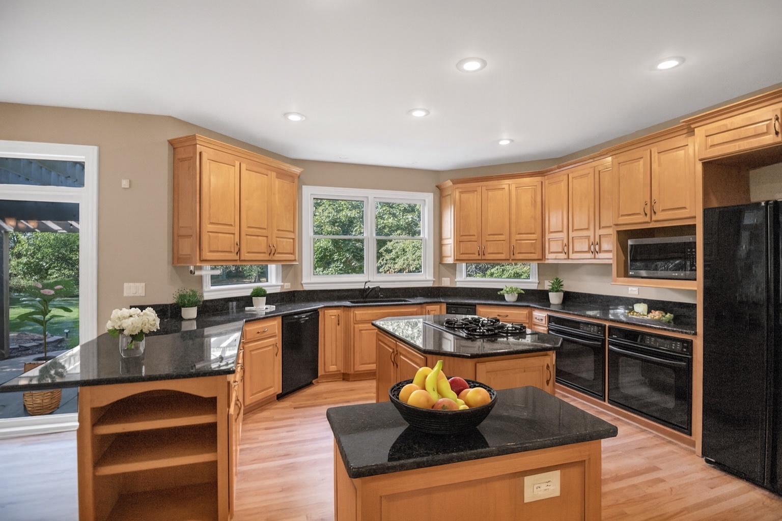 37W004 Ridgewood Drive, St. Charles, IL 60175