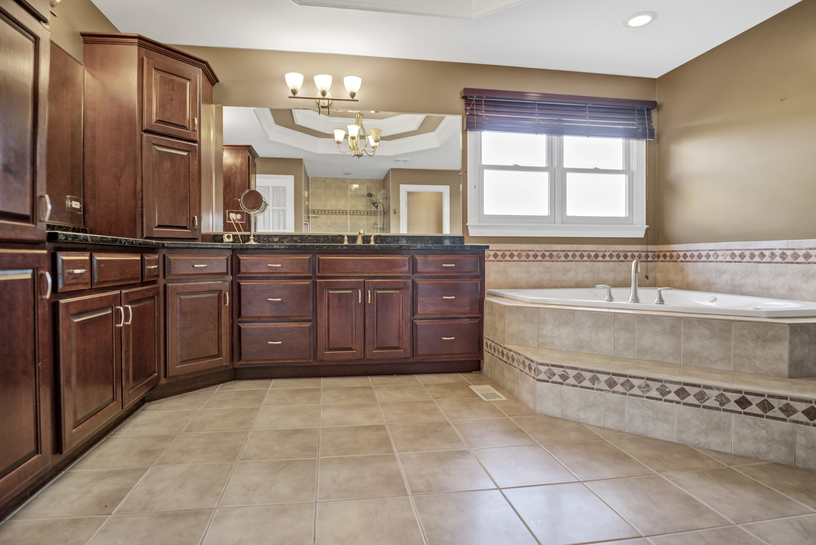 37W004 Ridgewood Drive, St. Charles, IL 60175