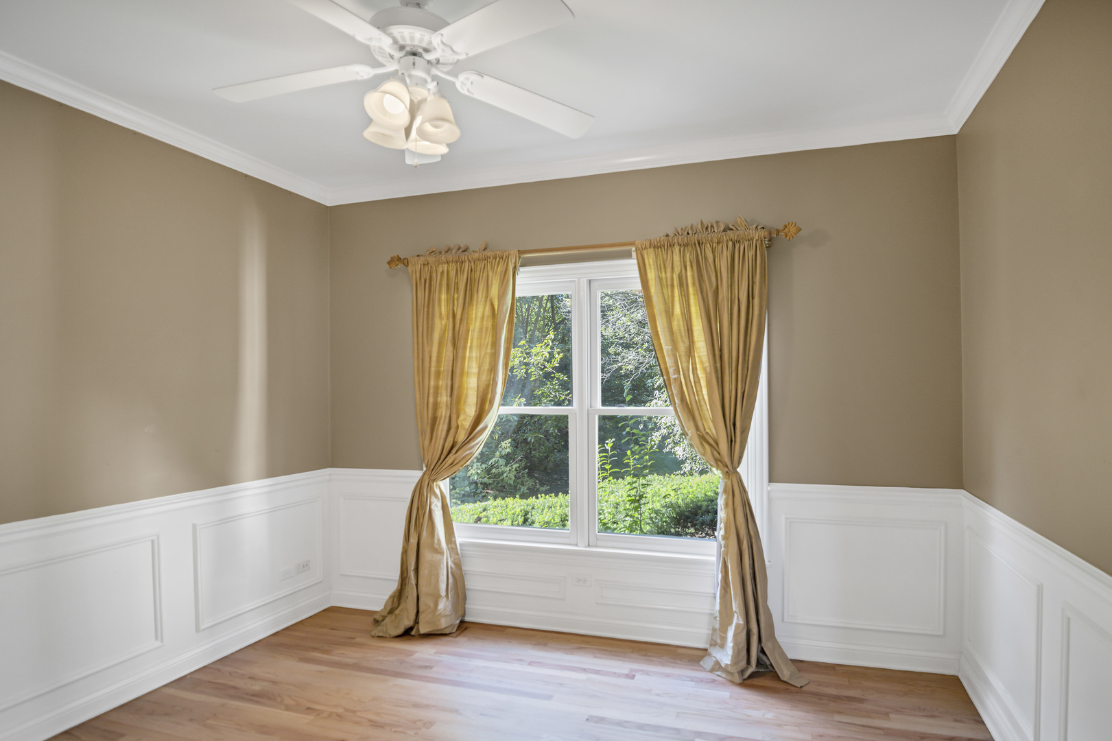 37W004 Ridgewood Drive, St. Charles, IL 60175