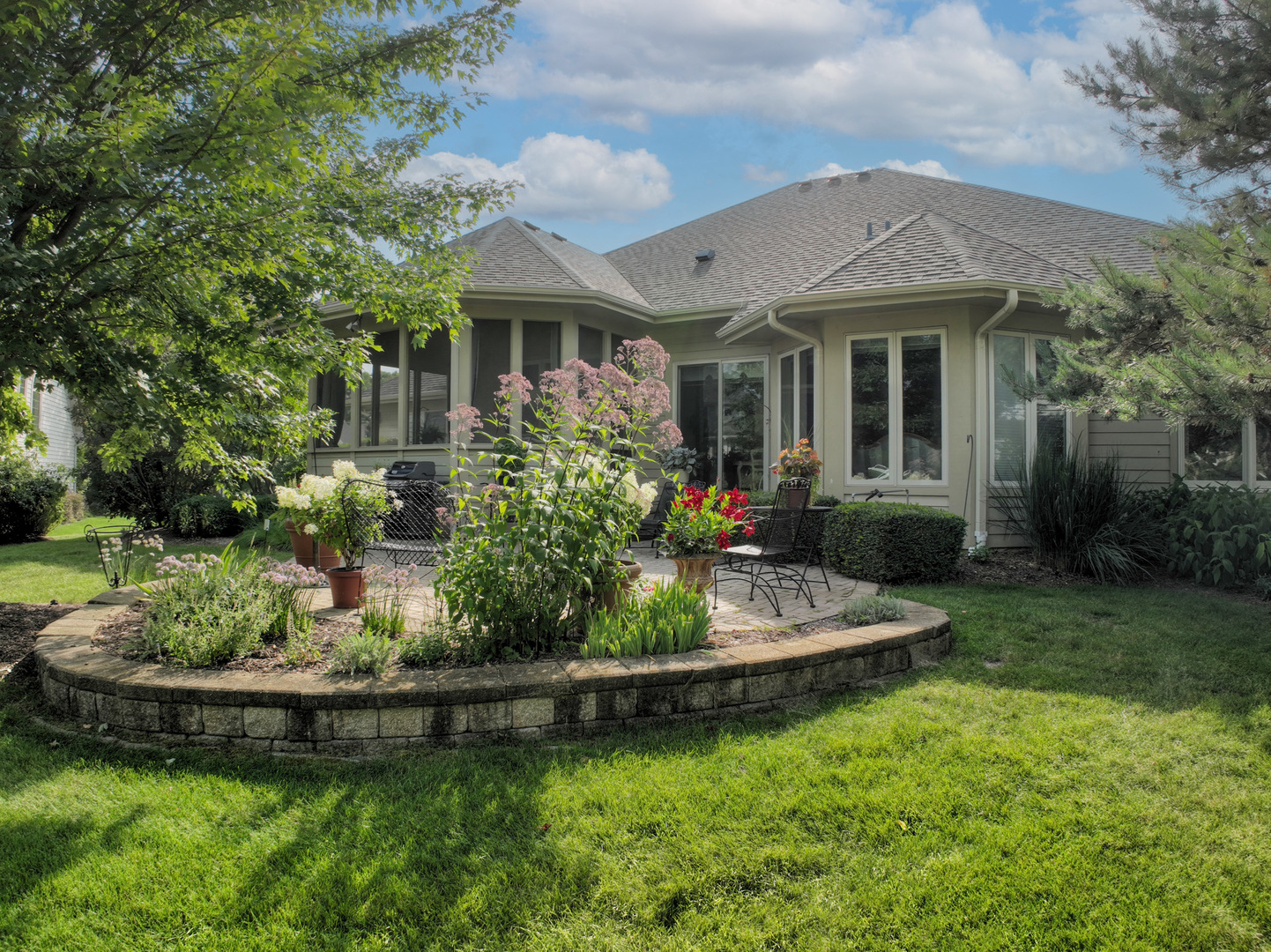 771 Fox Run Drive, Geneva, IL 60134