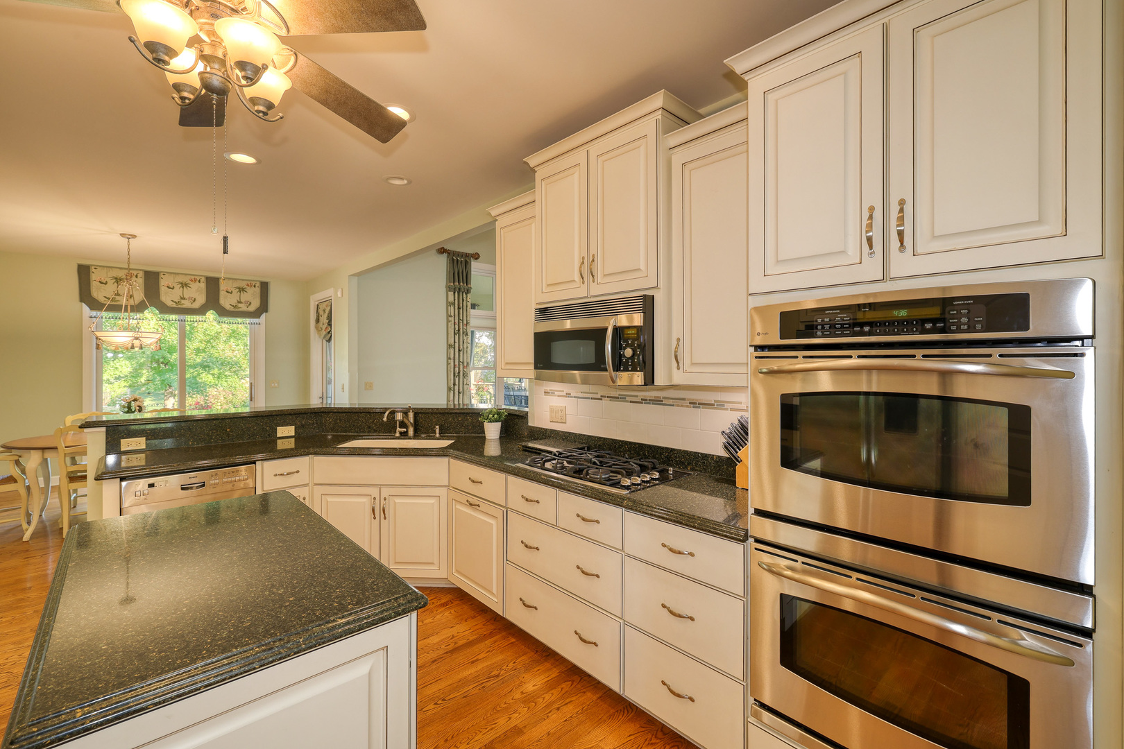 771 Fox Run Drive, Geneva, IL 60134