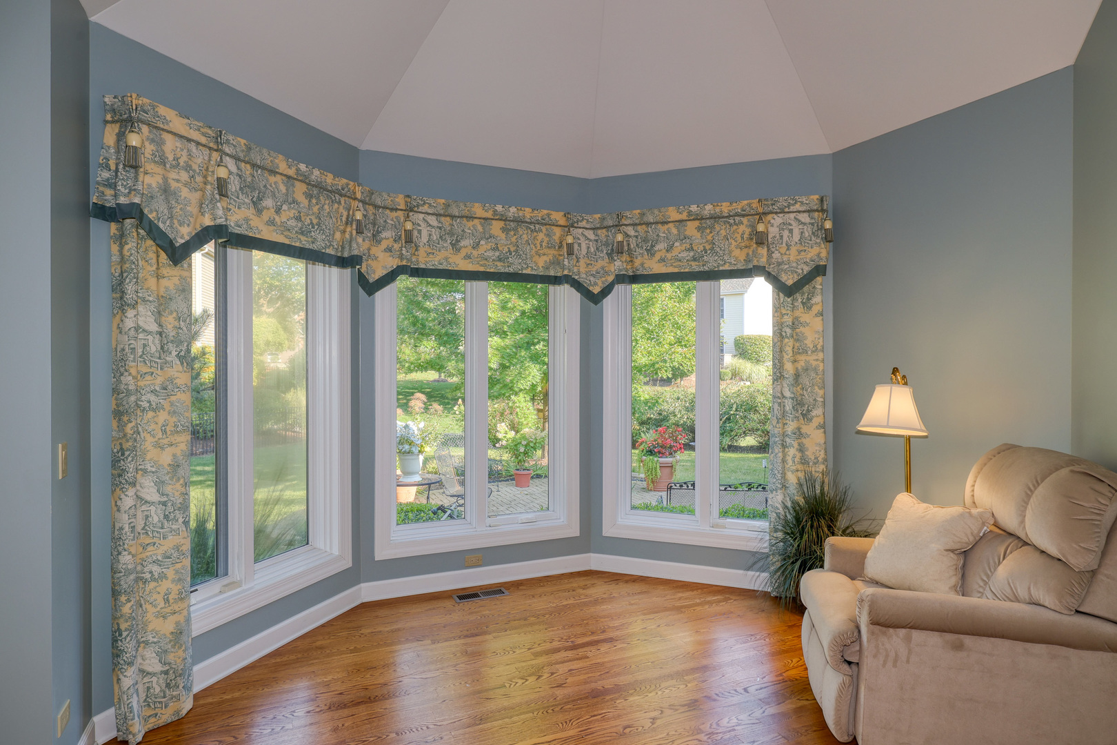 771 Fox Run Drive, Geneva, IL 60134