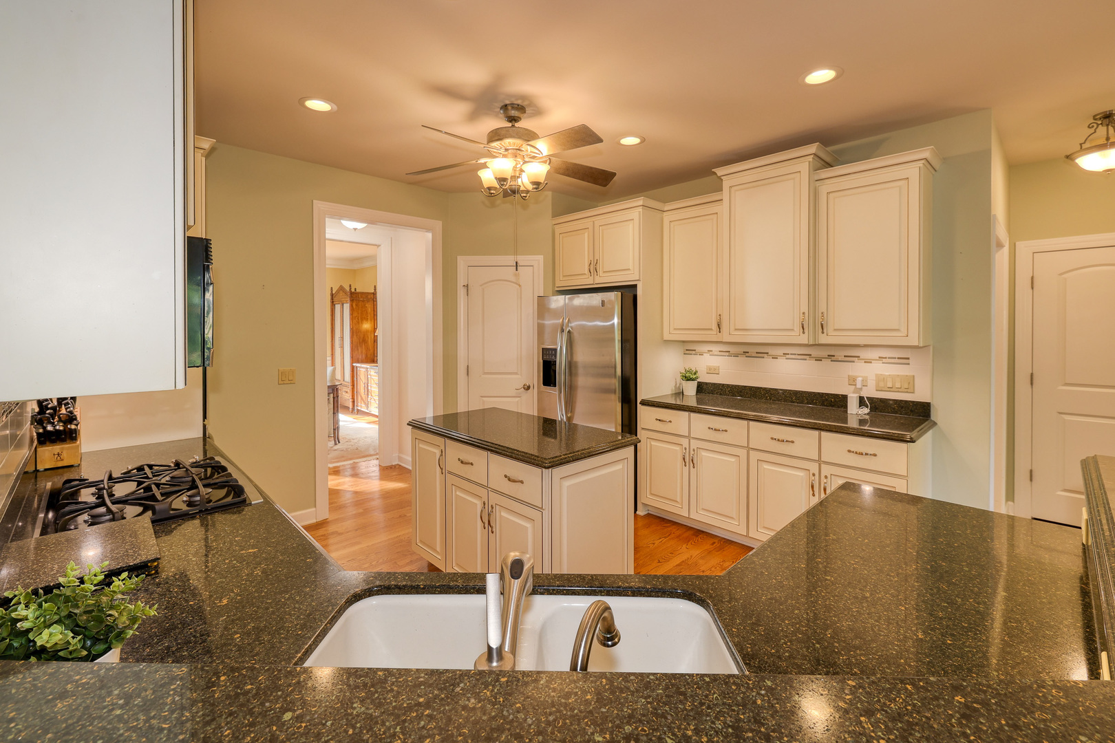 771 Fox Run Drive, Geneva, IL 60134