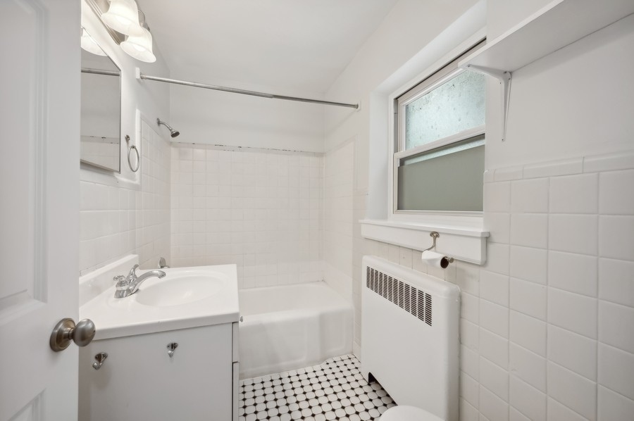 205 Custer Avenue #1, Evanston, IL 60202