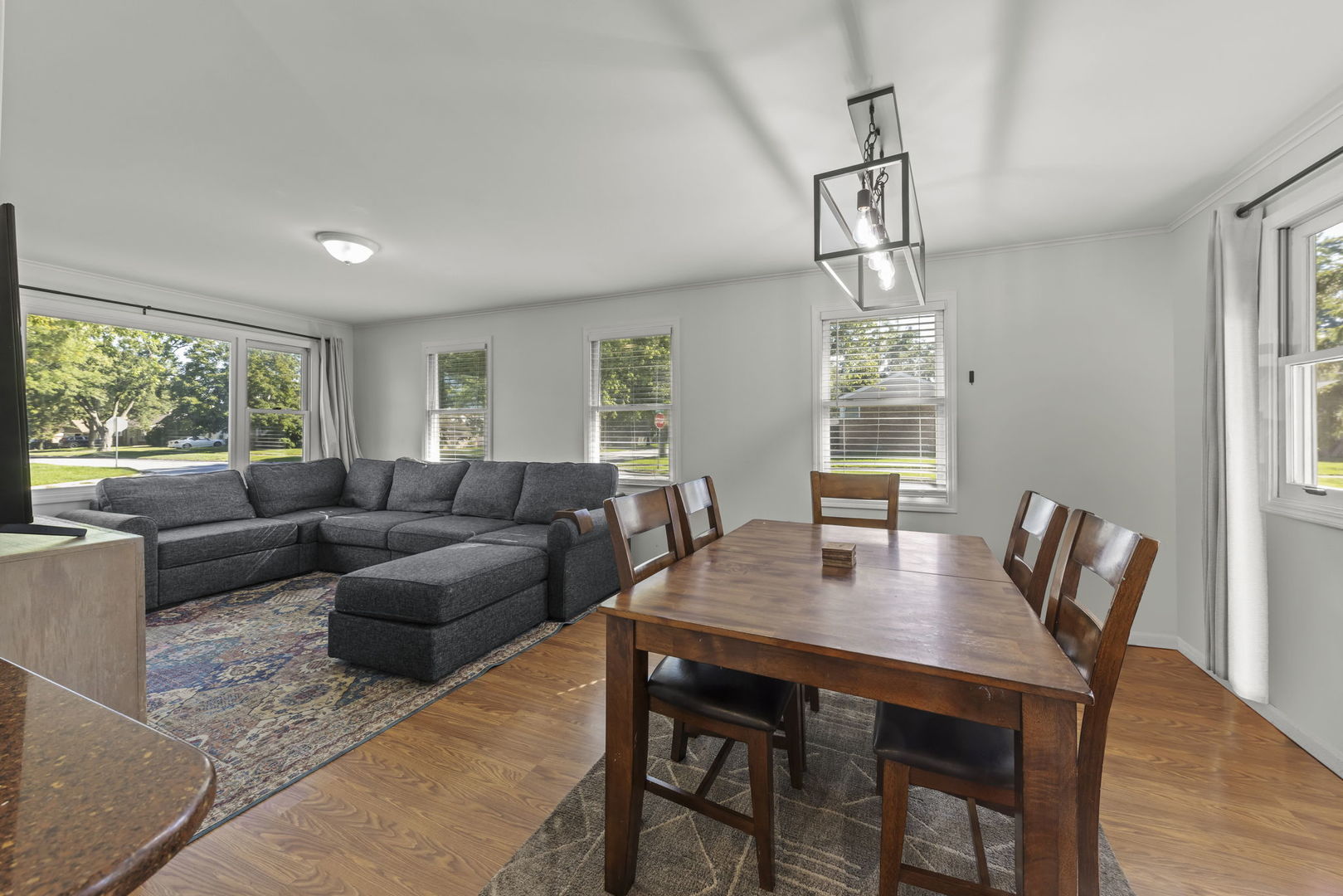 2441 Spruce Road, Homewood, IL 60430