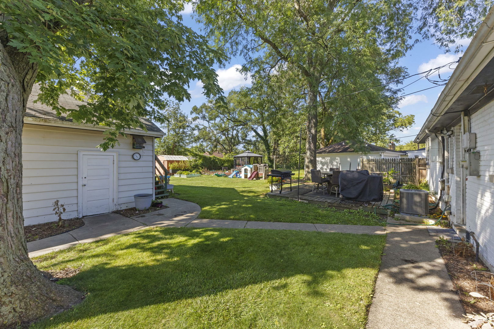 2441 Spruce Road, Homewood, IL 60430