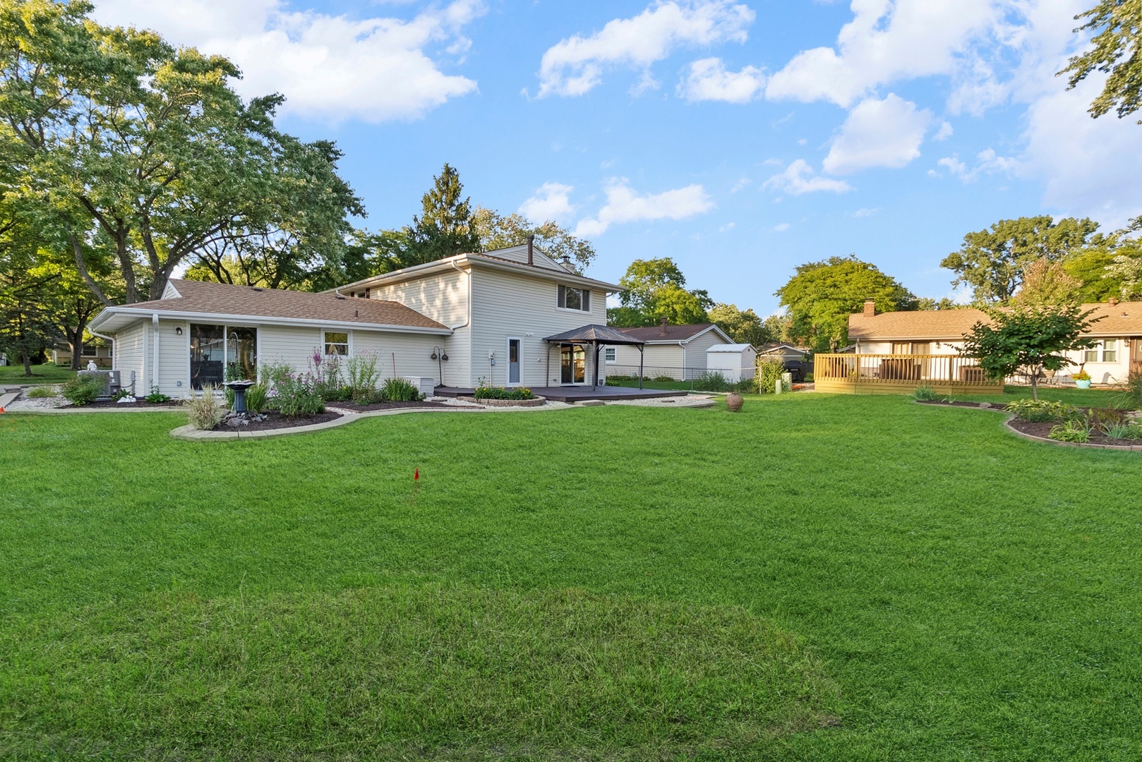 305 Williams Drive, Schaumburg, IL 60193