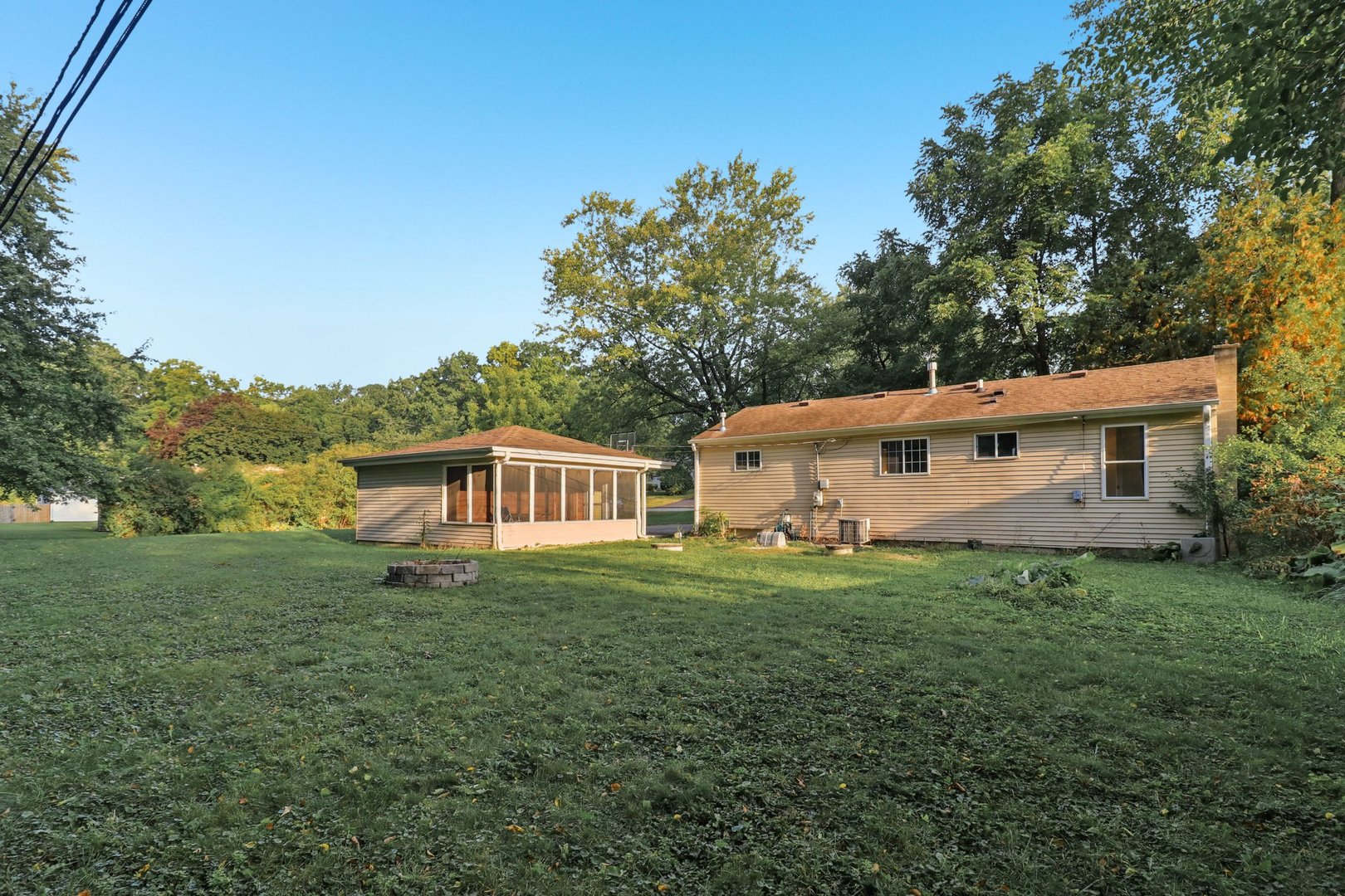 819 Southside Avenue, McHenry, IL 60051