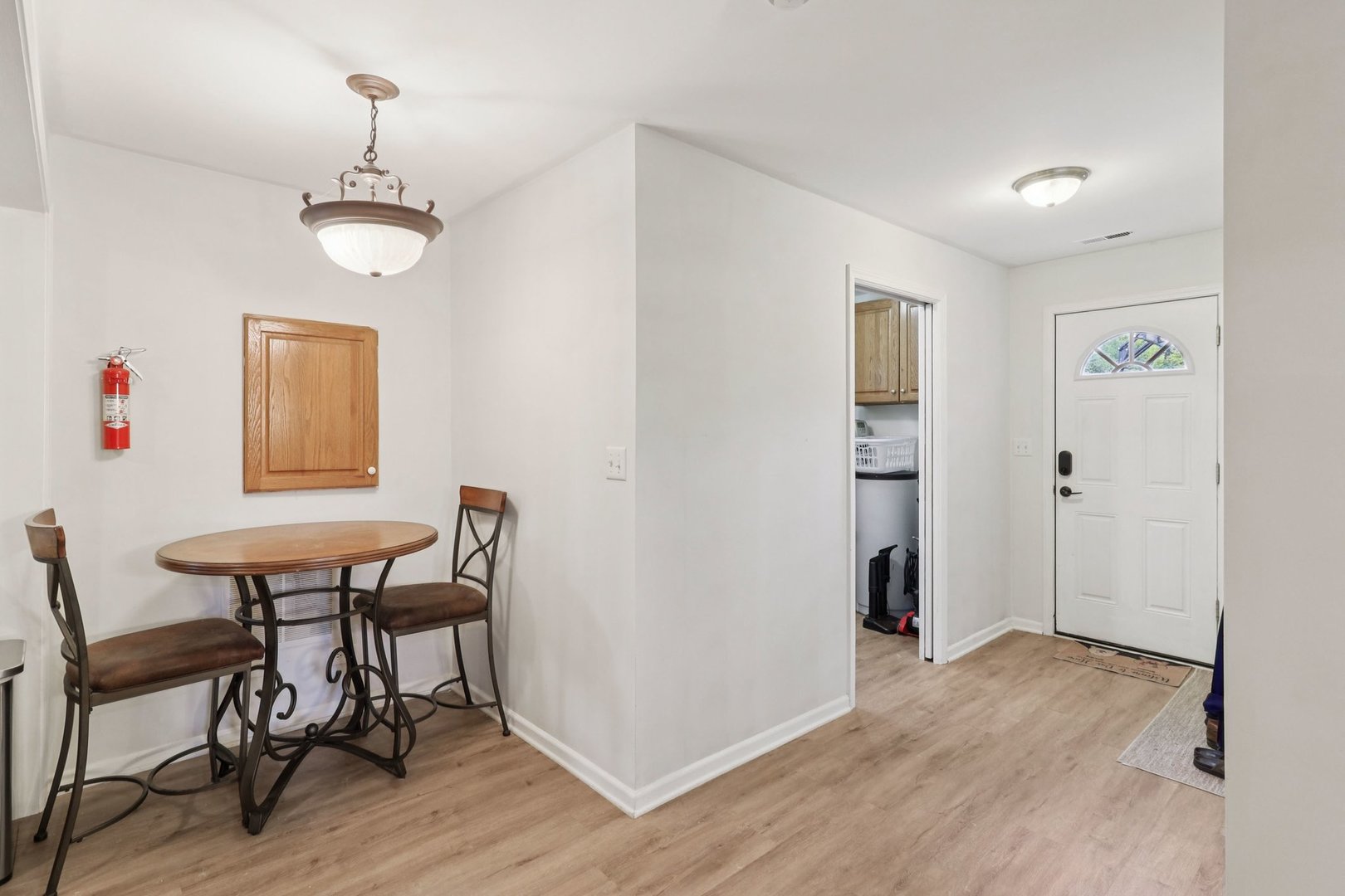 819 Southside Avenue, McHenry, IL 60051