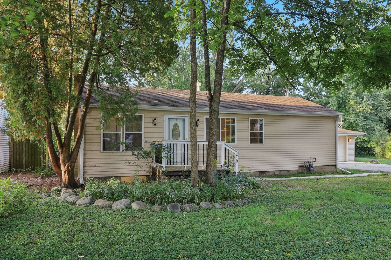 819 Southside Avenue, McHenry, IL 60051