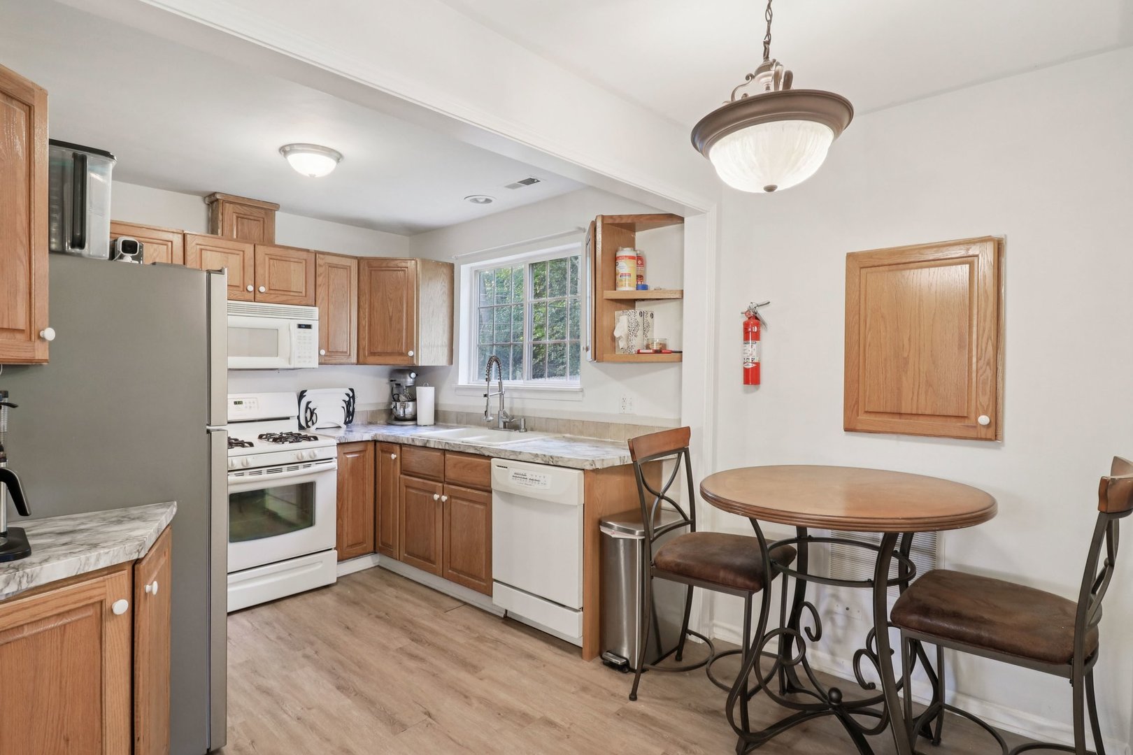 819 Southside Avenue, McHenry, IL 60051