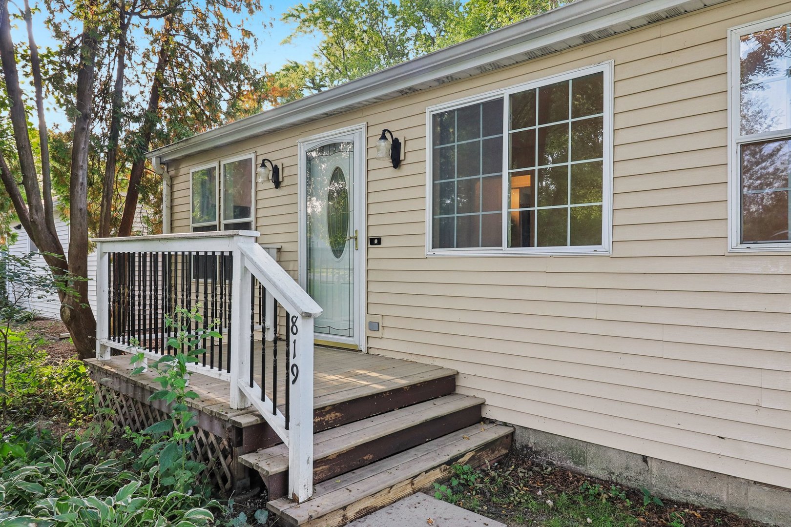 819 Southside Avenue, McHenry, IL 60051