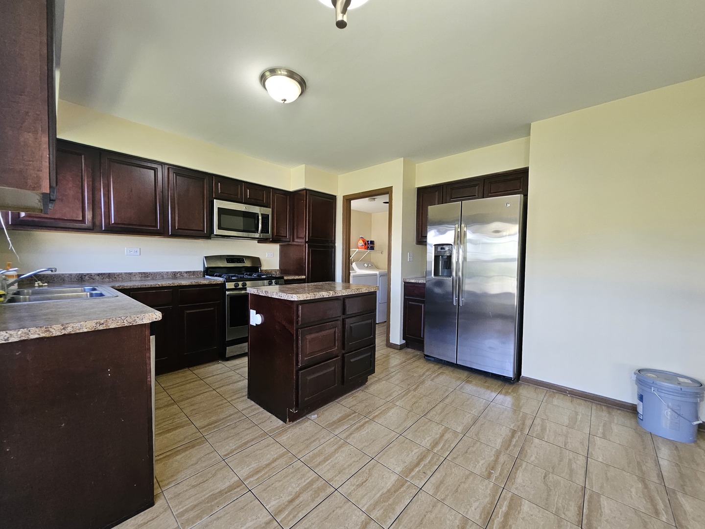 24 Jefferson Lane, Streamwood, IL 60107