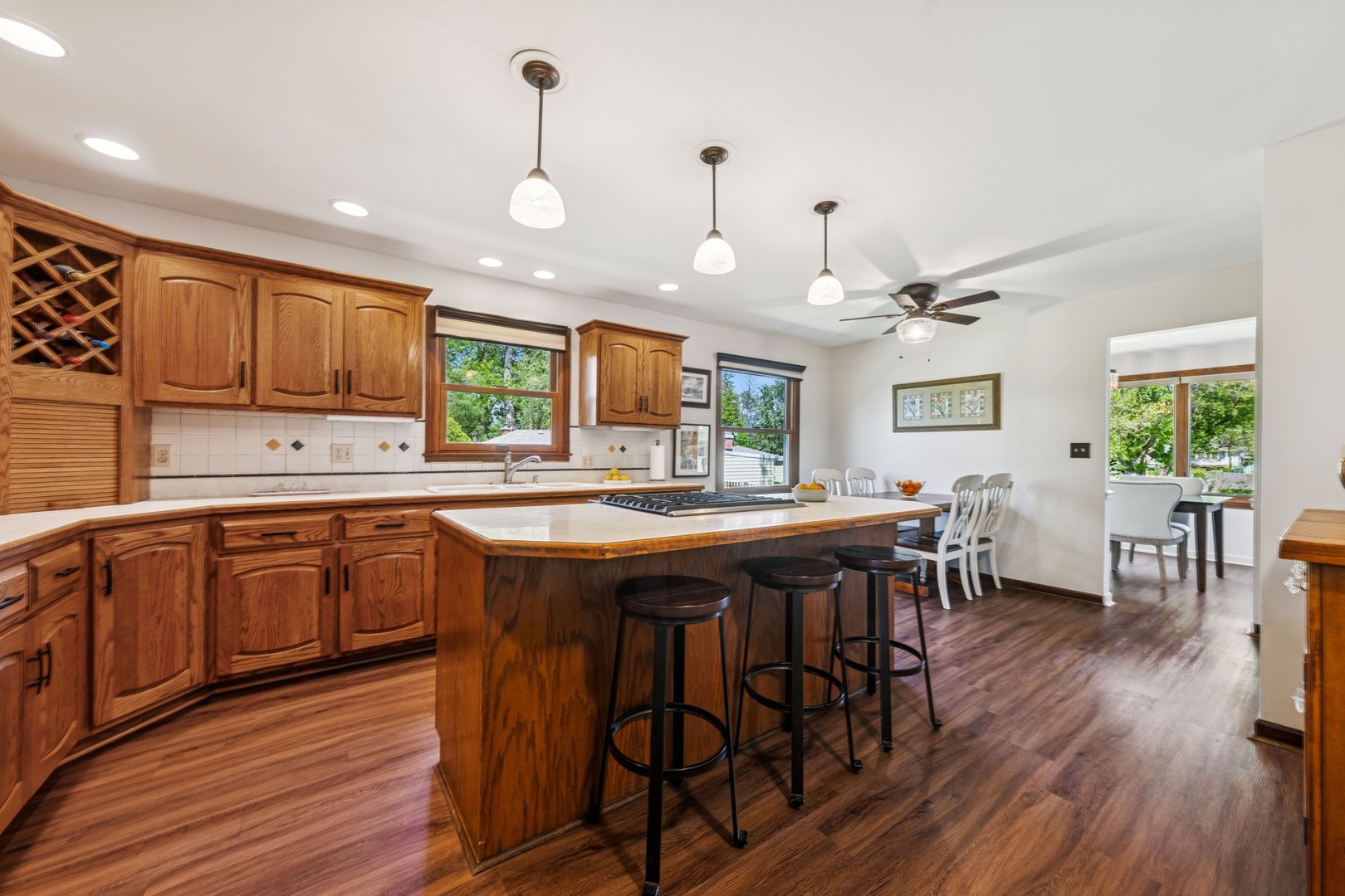 5873 Walnut Avenue, Downers Grove, IL 60516