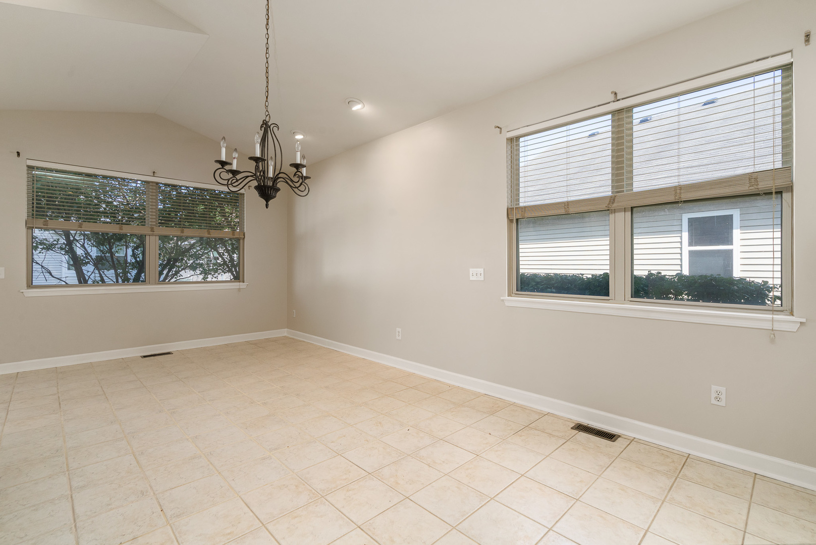 1611 BENZIE Circle, Romeoville, IL 60446