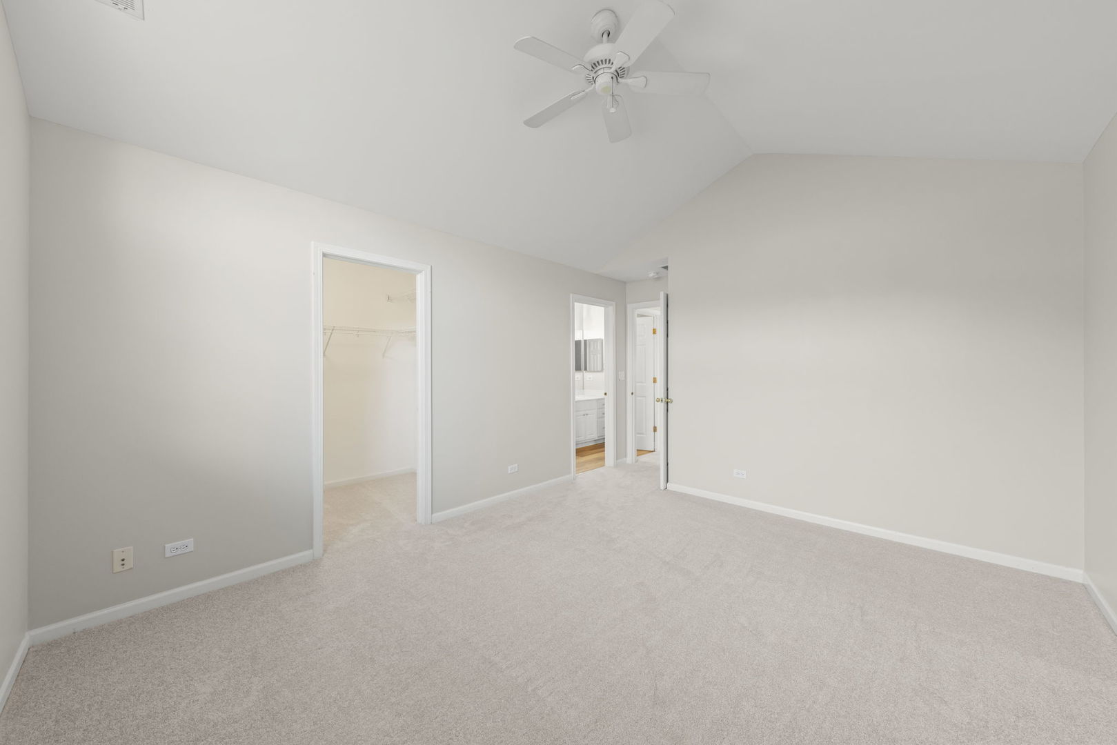 339 Abington Woods Drive, Aurora, IL 60502