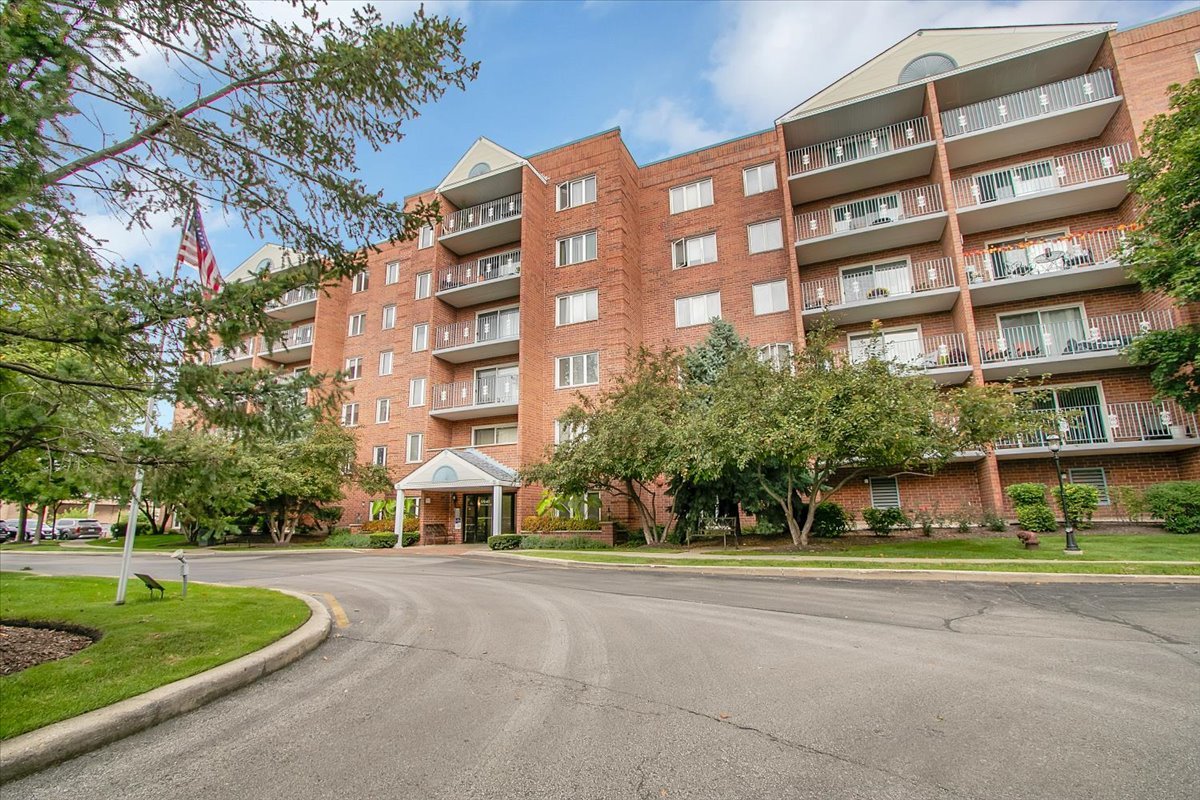6540 W Irving Park Road #603, Chicago, IL 60634
