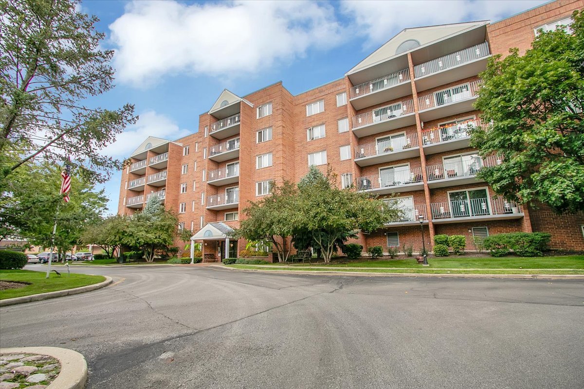 6540 W Irving Park Road #603, Chicago, IL 60634