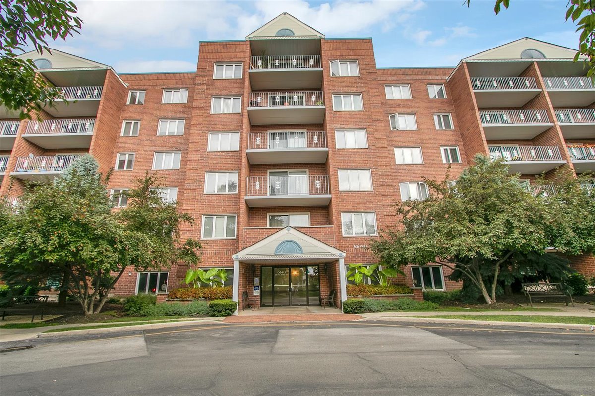 6540 W Irving Park Road #603, Chicago, IL 60634