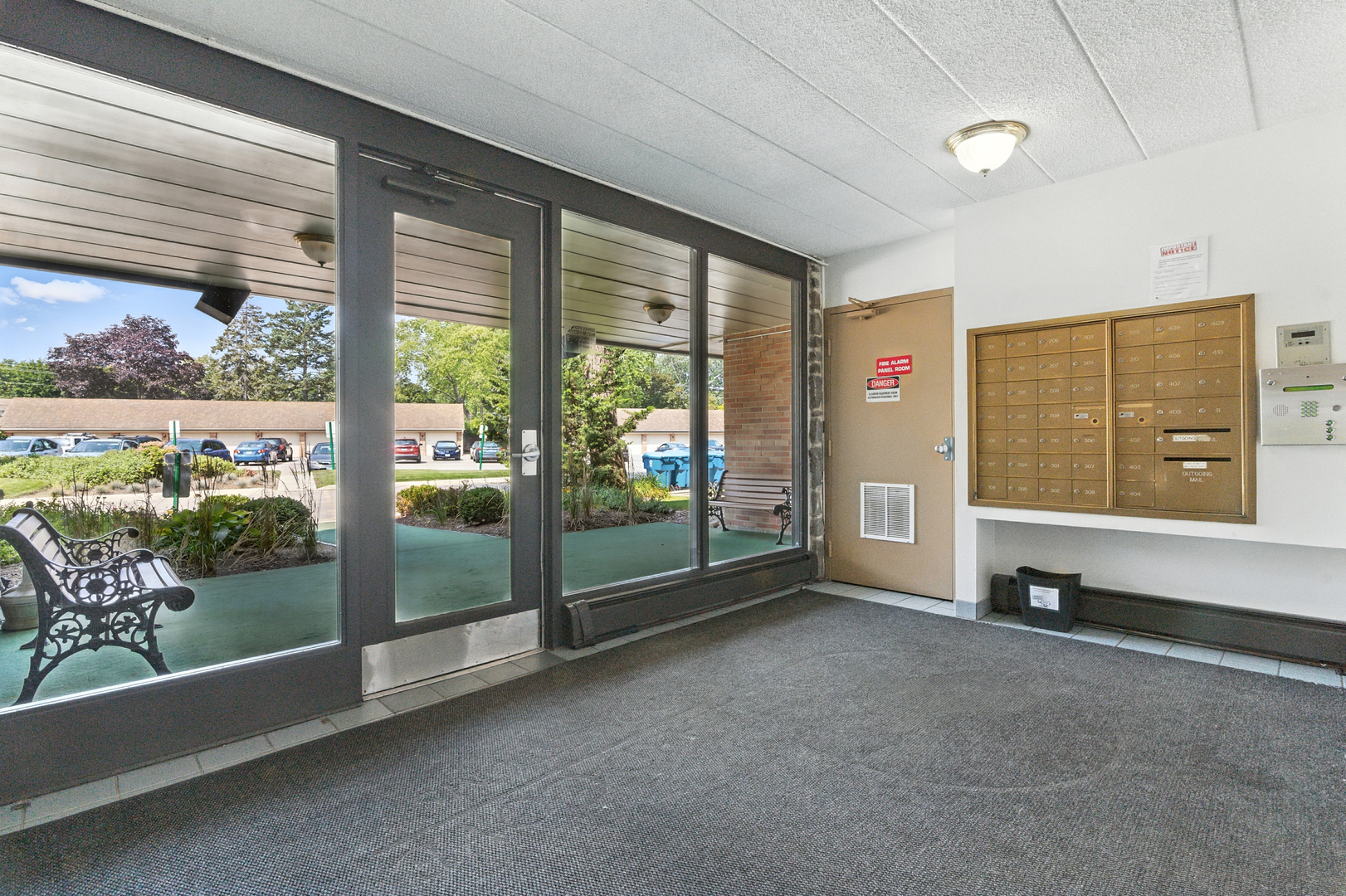 1207 S Old Wilke Road #303, Arlington Heights, IL 60005