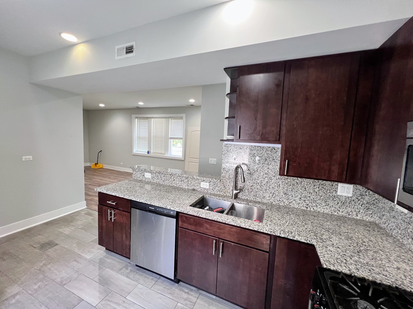 3355 W Huron Street #1, Chicago, IL 60651