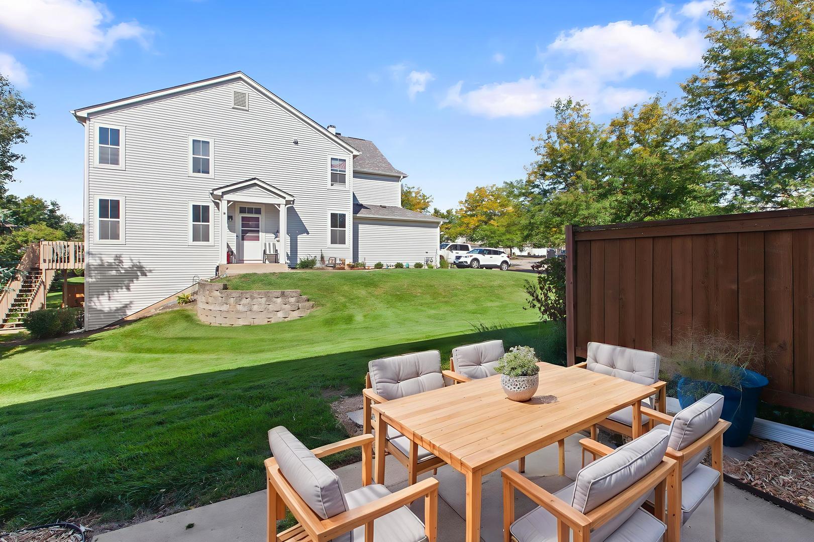 464 Horizon Drive, Bartlett, IL 60103