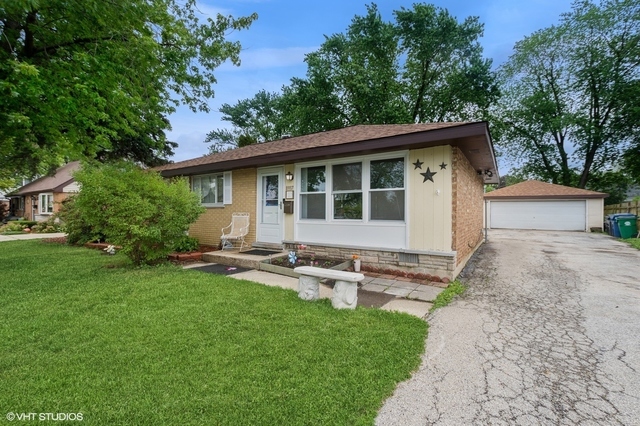 8937 Fairlane Drive, Bridgeview, IL 60455