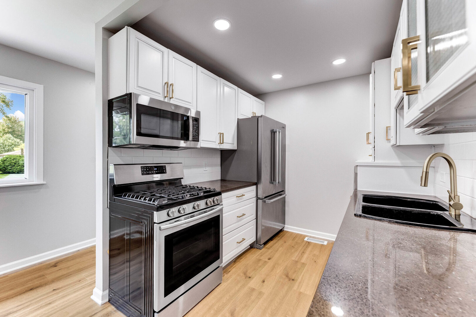 4 Circle Court, Montgomery, IL 60538