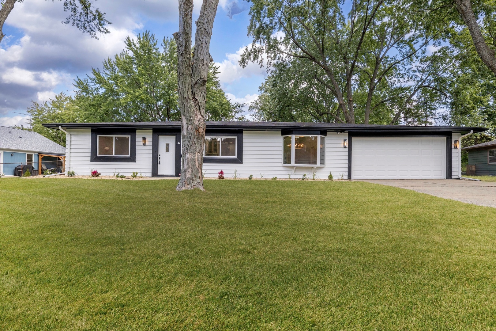 4 Circle Court, Montgomery, IL 60538