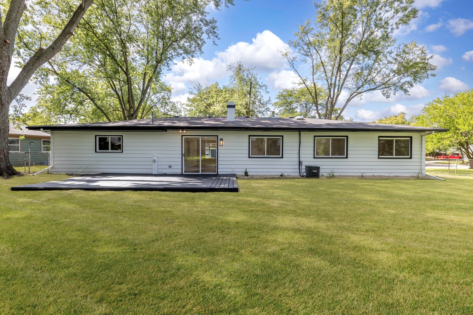 4 Circle Court, Montgomery, IL 60538