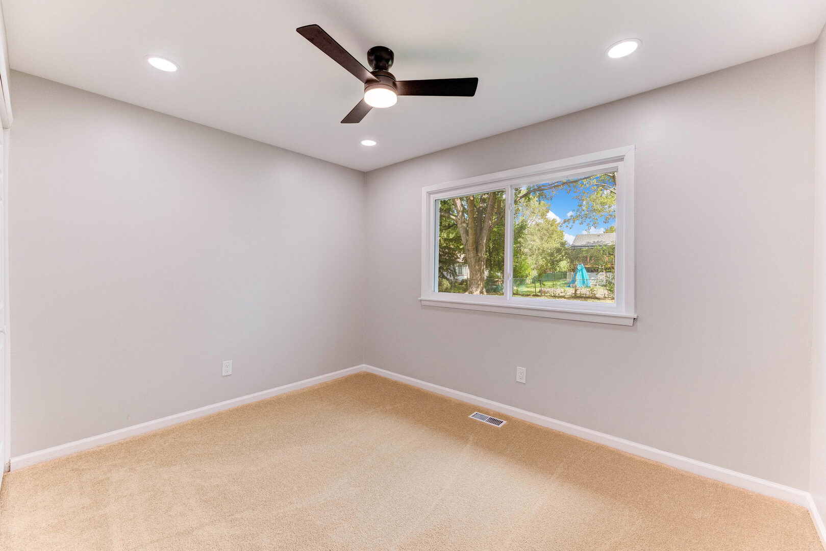 4 Circle Court, Montgomery, IL 60538