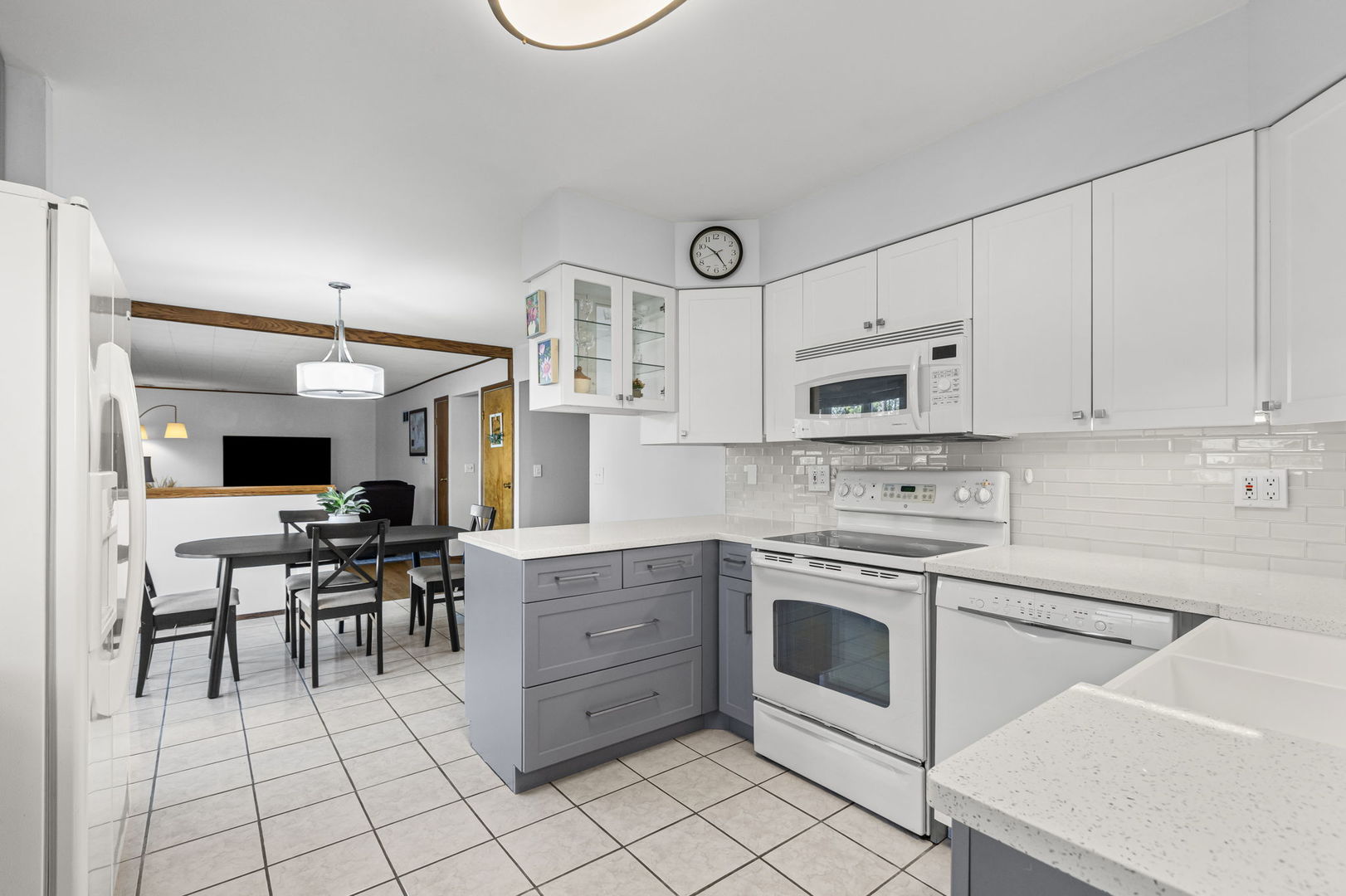 1822 W Pheasant Trail, Mount Prospect, IL 60056